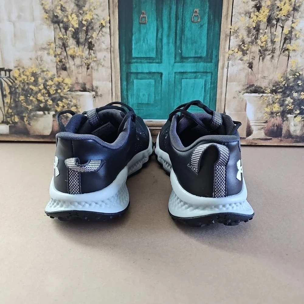Under Armour Charged Maven Trail UA Grey Men's Road Running Shoes 3026136-002